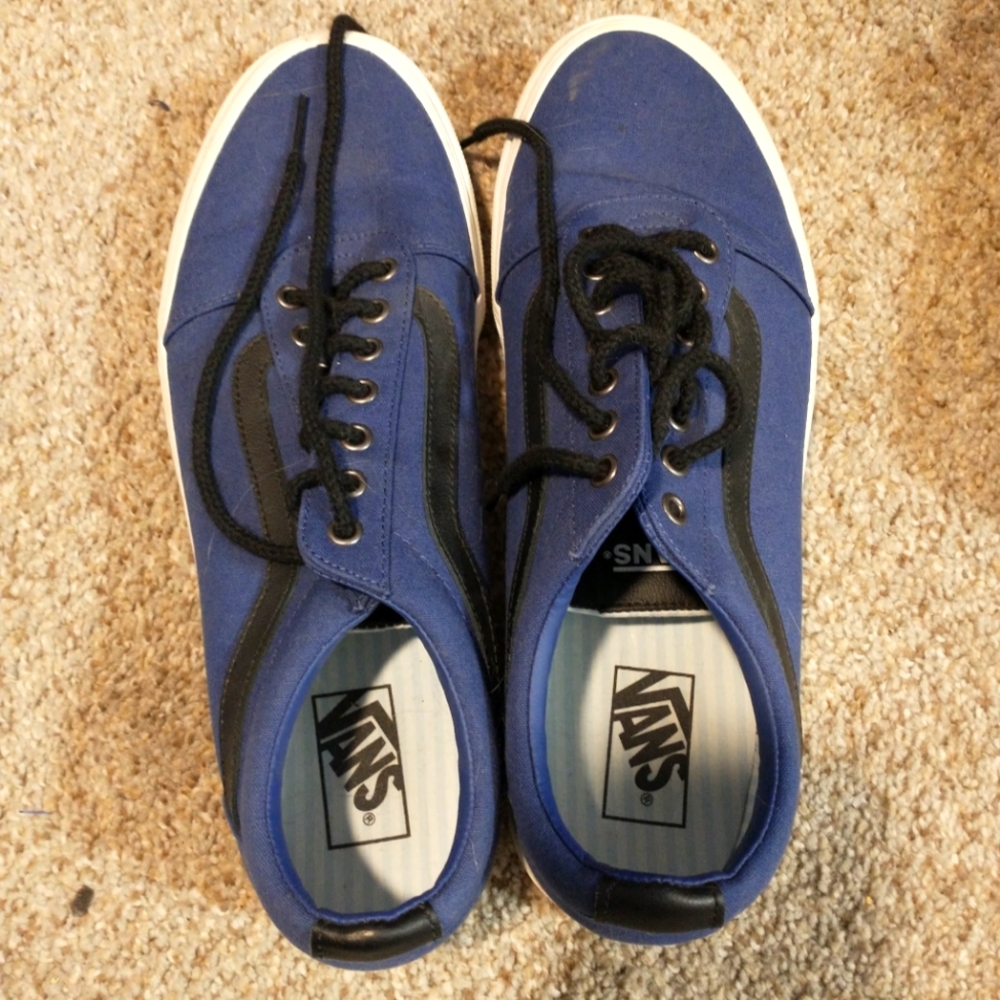 Vans 12 Off The Wall blue and black lace up